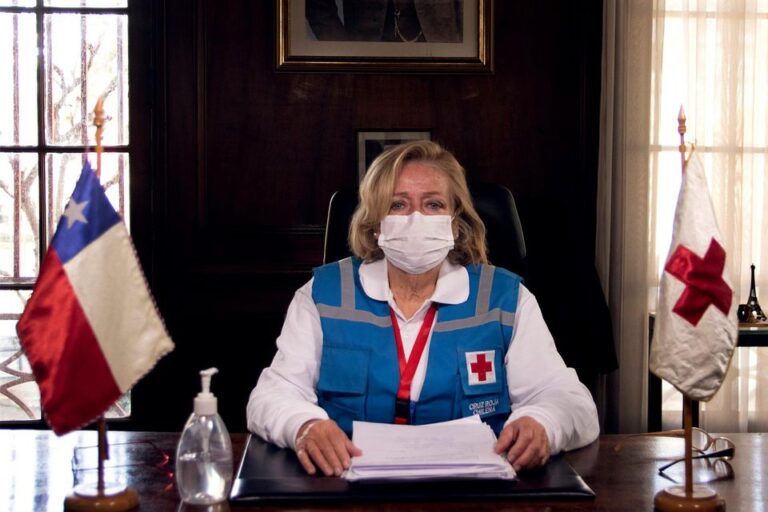 CRUZ ROJA CHILENA DESMIENTE QUE ALGUNOS DE SUS VOLUNTARIOS HAYAN RESULTADO HERIDOS DURANTE MANIFESTACIONES EN EL CONTEXTO DE LA INSTALACIÓN DE LA CONVENCIÓN CONSTITUCIONAL