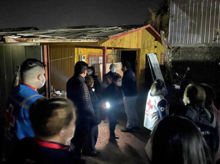 CRUZ ROJA CHILENA ENTREGÓ AYUDA HUMANITARIA A DAMNIFICADOS POR INCENDIO EN MEPILLA