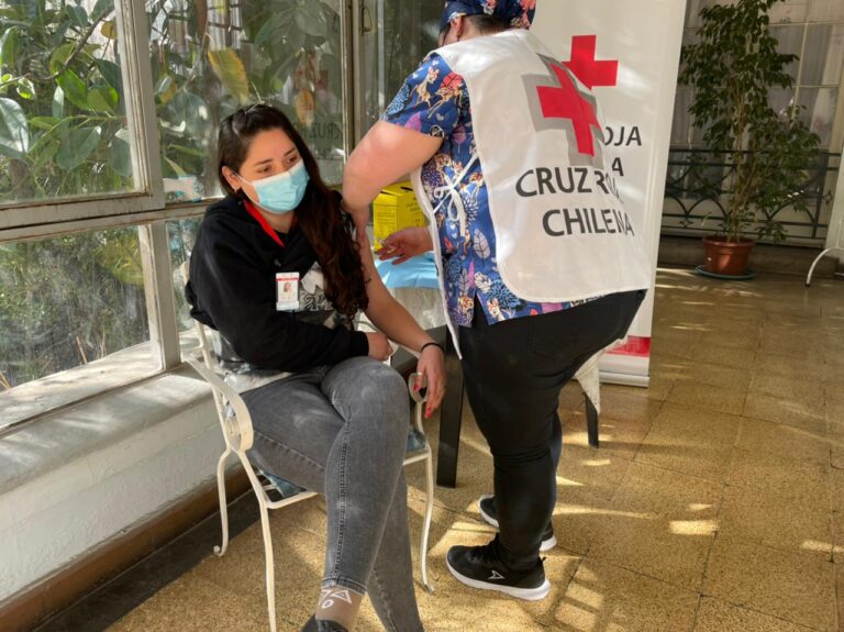 FERROVIAL SERVICIOS CHILE DONÓ A CRUZ ROJA CHILENA VACUNAS CONTRA LA INFLUENZA