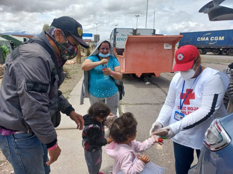 Voluntarios de Cruz Roja Chilena Filial Alto Hospicio visitaron albergue en Colchane
