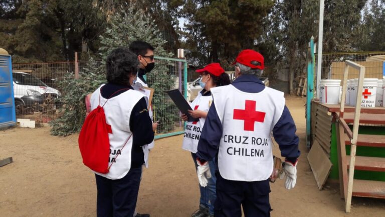 Cruz Roja Chilena Comité Regional Valparaíso y Filial Cordillera entregaron ayuda humanitaria en Laguna Verde