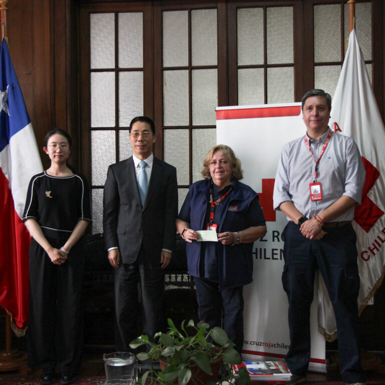 Cruz Roja Chilena recibió importante donación de Cruz Roja China