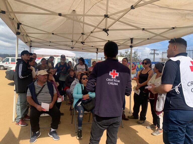 Comenzó la entrega de tarjetas a familias de la quinta región afectadas por incendios forestales