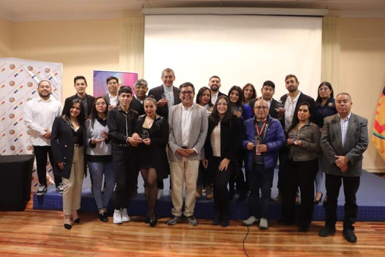 Cruz Roja Filial Calama recibe reconocimiento de su Comuna