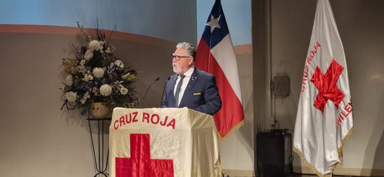 Cruz Roja Chilena conmemoró los 161 años de la Cruz Roja y Media Luna Roja con una solemne ceremonia