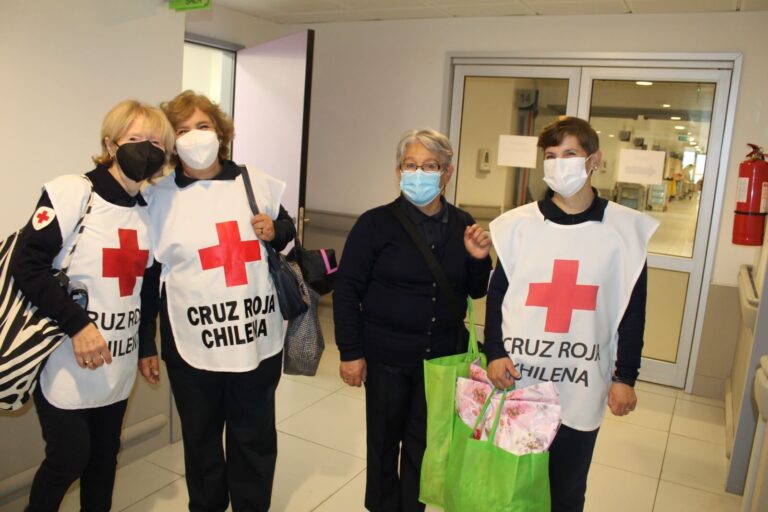 Cruz Roja Llolleo entregó ajuares a recién nacidos
