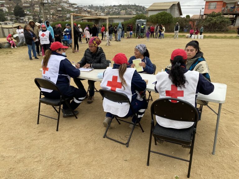 Segunda entrega de kits familiares a afectados por incendios forestales