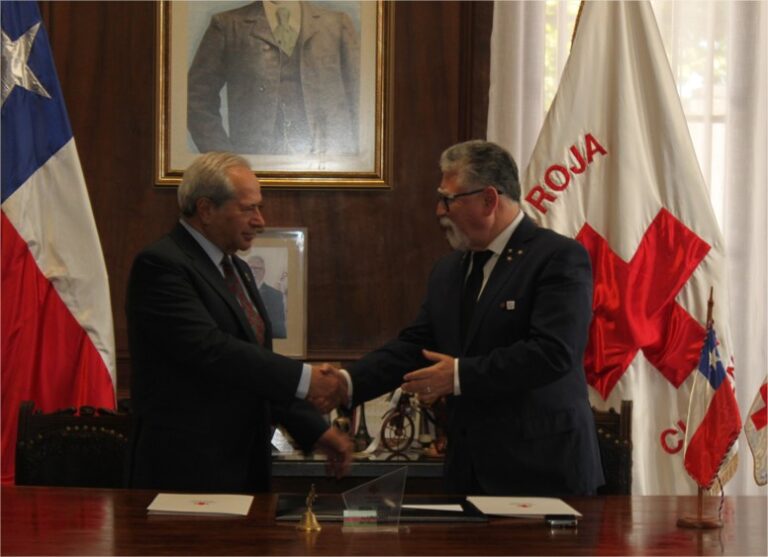 Cruz Roja Chilena y Universidad Central de Chile firmaron histórico convenio para actualizar la “Ley Cruz Roja”
