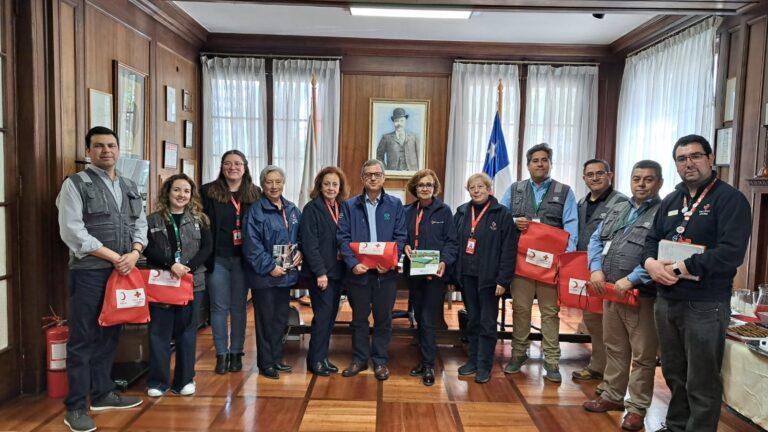 Visita de Adra Chile a Cruz Roja Chilena