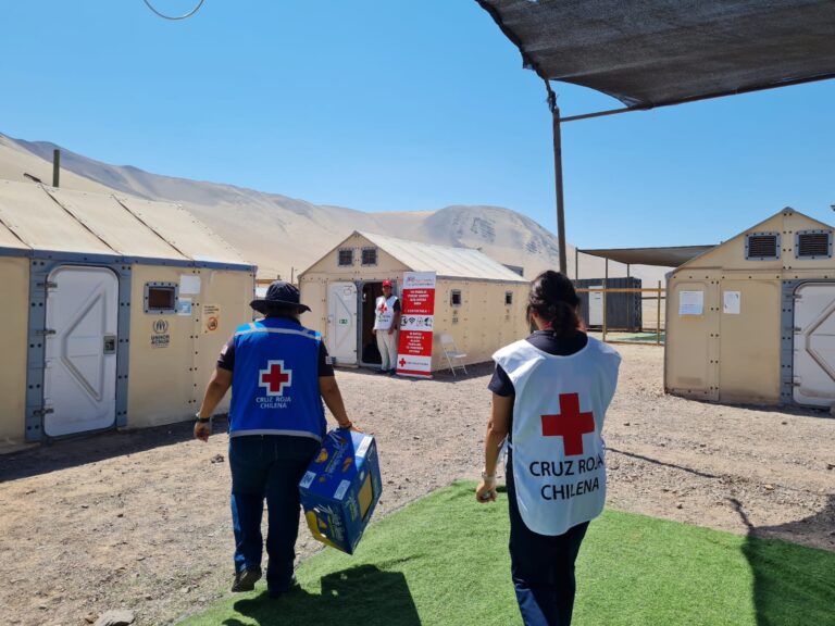 Cruz Roja Chilena entregó kits de higiene a 27 familias de refugiados y migrantes en Iquique