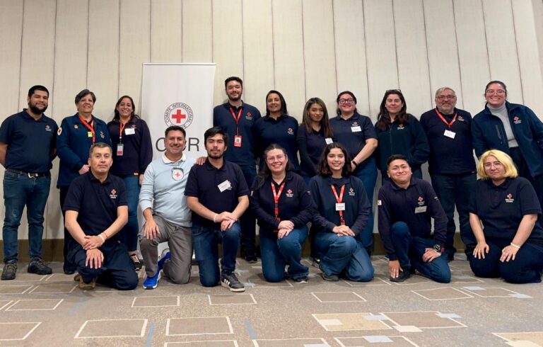 Cruz Roja Chilena capacita a líderes en Acceso Más Seguro