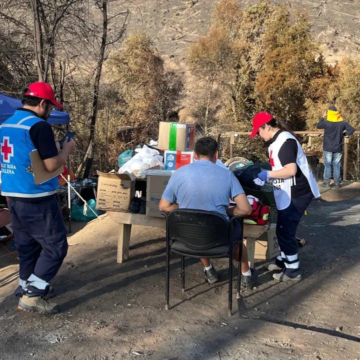 Voluntarios de Cruz Roja Chilena desplegados en las zonas de emergencia humanitaria