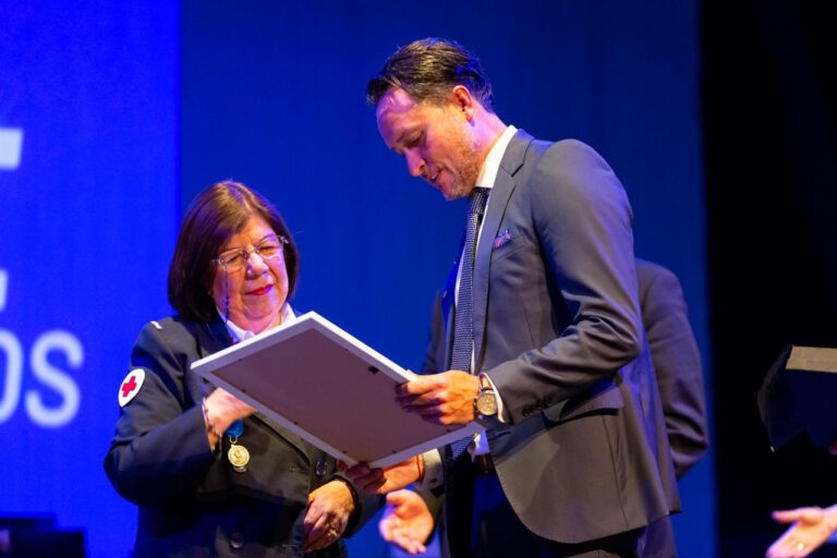 Cruz Roja Chilena celebra reconocimiento a Silvia Muñoz como Ciudadana Destacada de Puerto Montt 2026