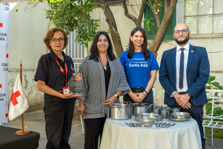 Scotiabank aporta recursos a Cruz Roja Chilena para entregar 180 kits de cocina a familias afectadas por los incendios en Biobío y Ñuble