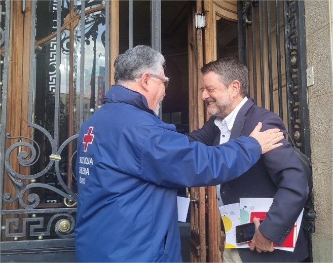 Cruz Roja Chilena fortalece alianzas institucionales para avanzar en proyecto de inclusión digital para personas mayores